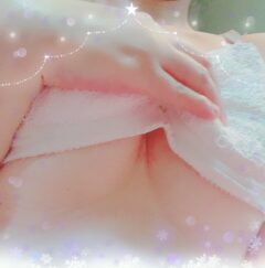 下からチラッと！